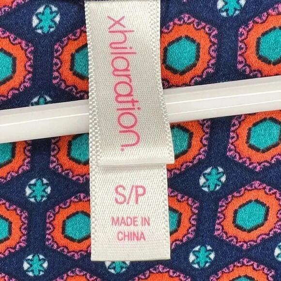 Xhilaration racer back geometric lightweight tank top Size small - Picture 5 of 6